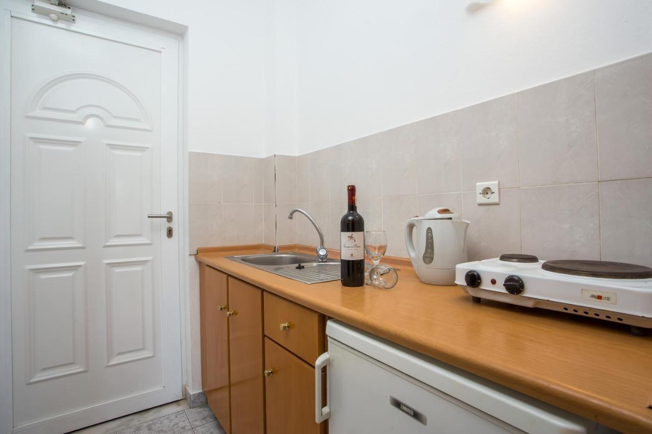 Dias Studios & Suites Faliraki Quarto foto