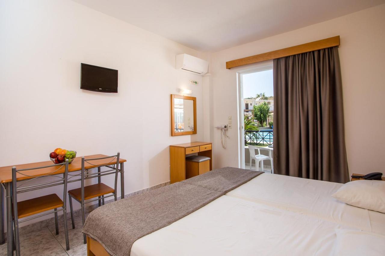 Dias Studios & Suites Faliraki Quarto foto